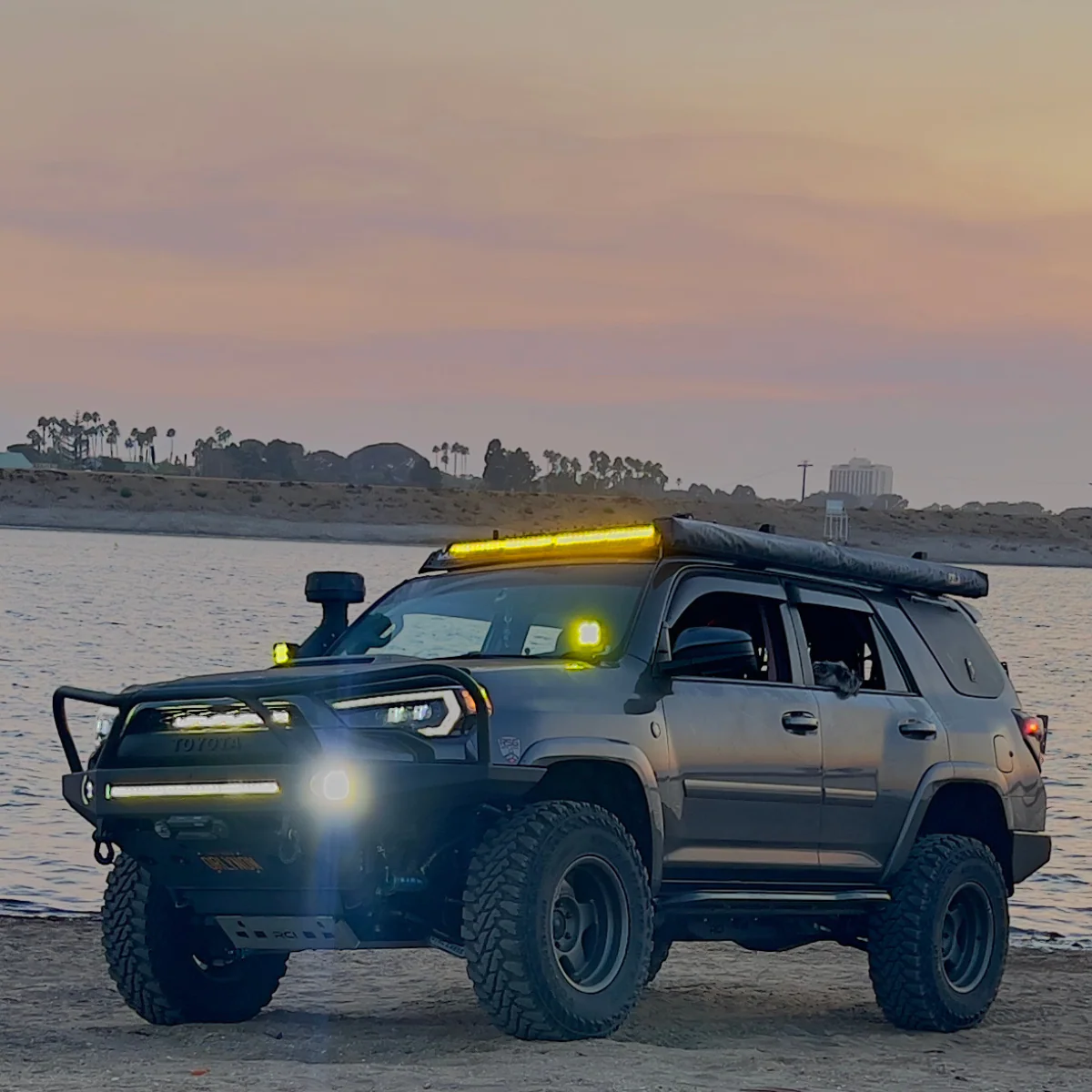 Lasfit 42" Off-Road LED Amber Light Bar With Slim Single Row Combo Flood Spot Design | Roof Rack Windshield Mount - Image 8